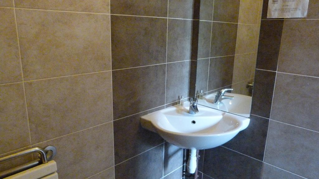 La Maison Des Randonneurs Hostel Auxerre Δωμάτιο φωτογραφία