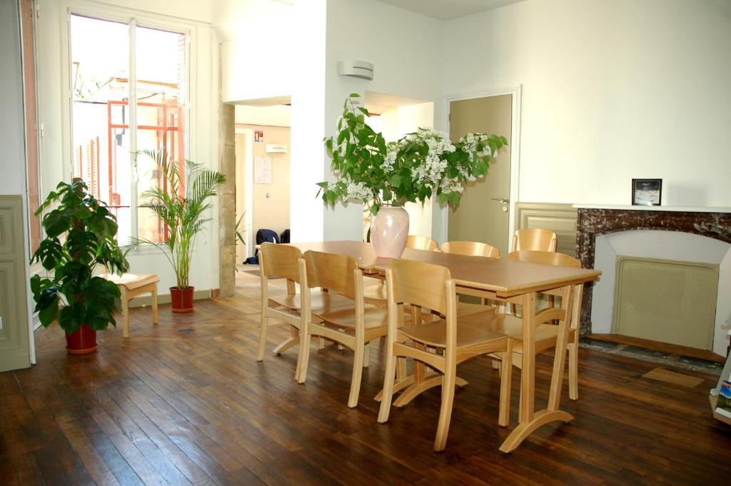 La Maison Des Randonneurs Hostel Auxerre Εξωτερικό φωτογραφία